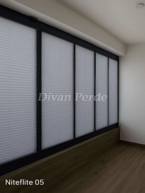 Güneş Geçirmeyen Açık Gri Plicell Perde Niteflite 05