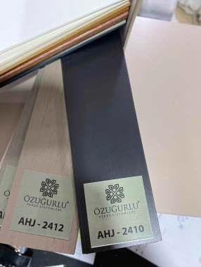 50 MM Siyah Ahşap Jaluzi Perde