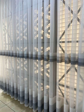 Geometrik Desenli Gri Şeritli Tül Perde